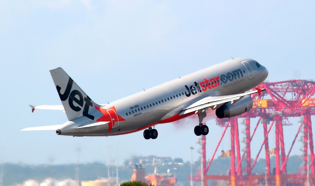 VH-VGU (4245) 2010 Airbus A320-232