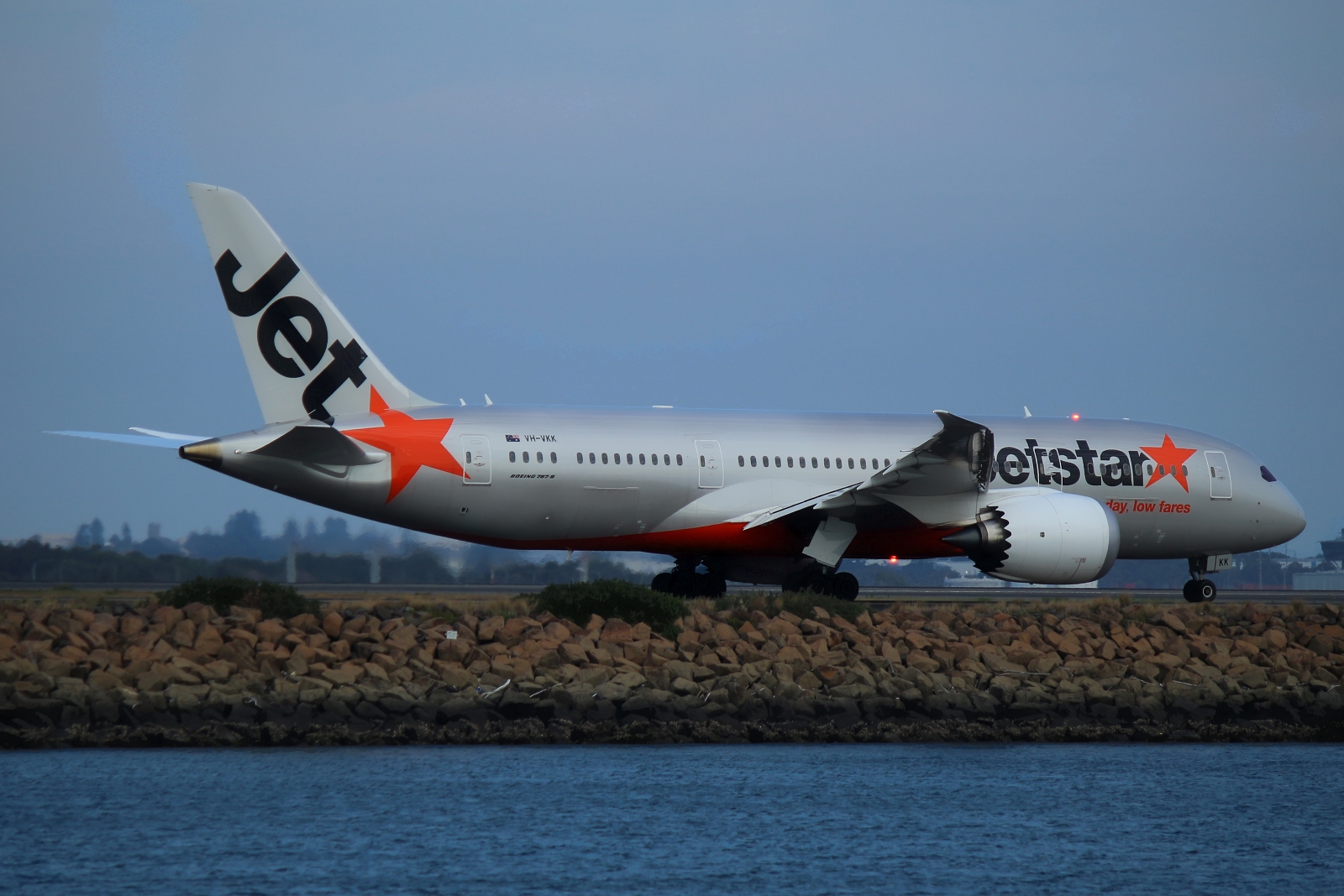 VH-VKK (36237) 2015 Boeing 787-8 Dreamliner