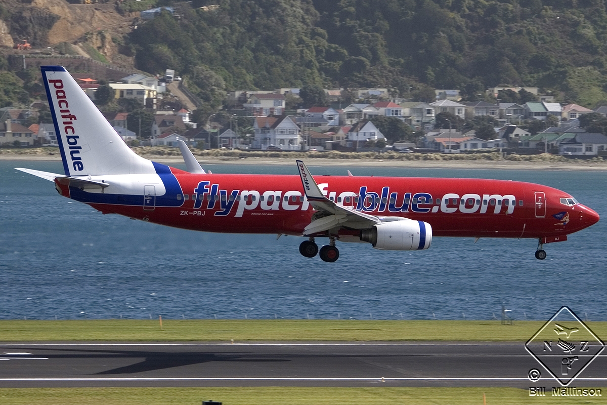 ZK-PBJ (34013) 2004 Boeing 737-8FE WL