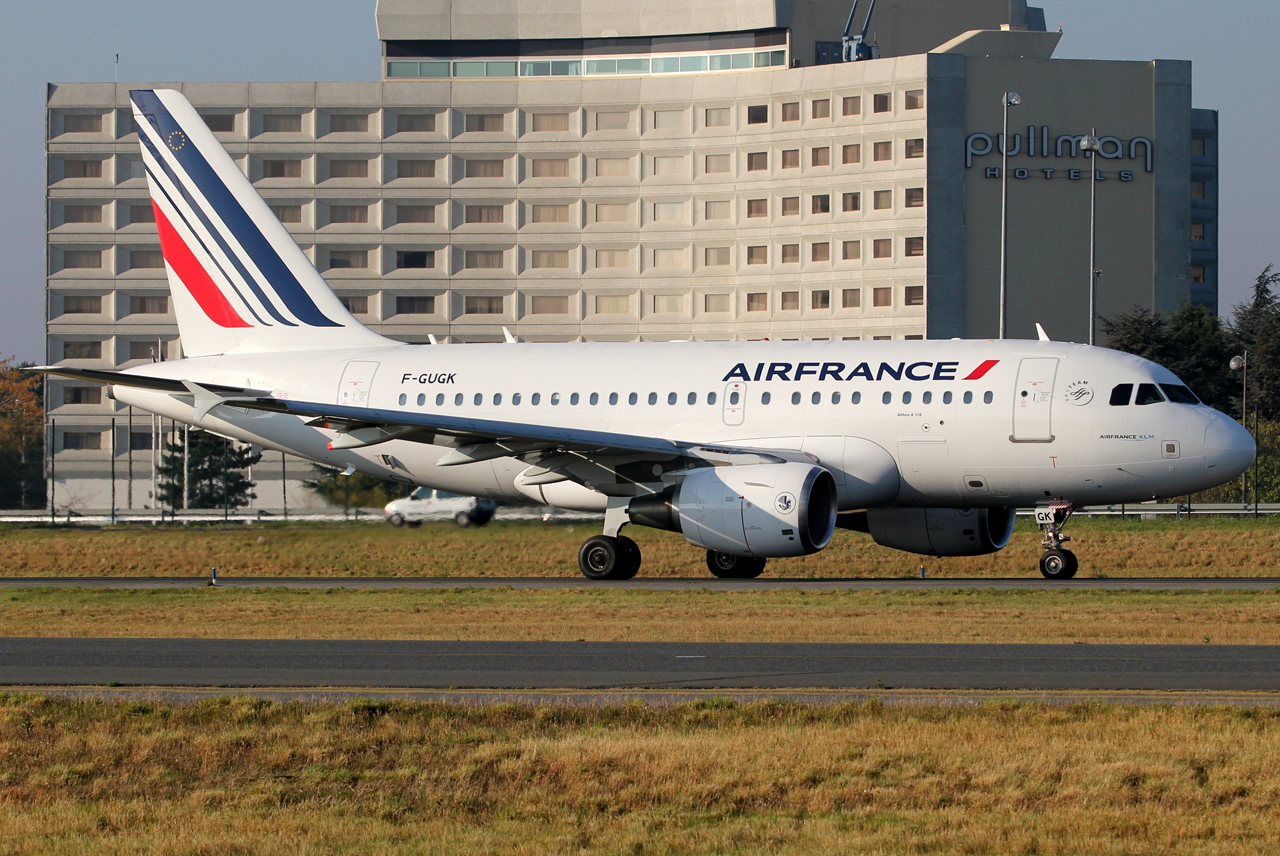 F-GUGK (2601) 2005 Airbus A318-111
