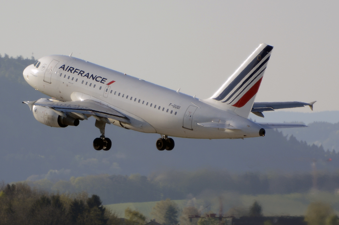 F-GUGI, (cn 2350), Airbus A318-111