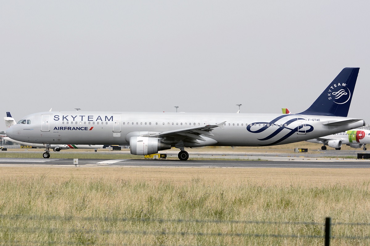 F-GTAE (796) 1998 Airbus A321-212