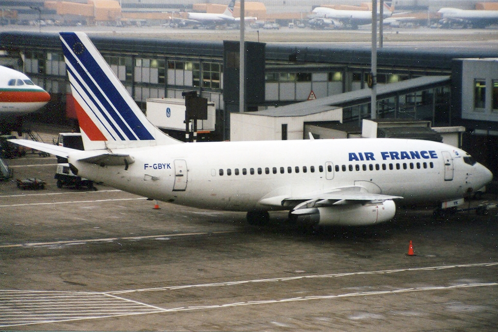 F-GBYK (cn 23010) Boeing 737-228Adv