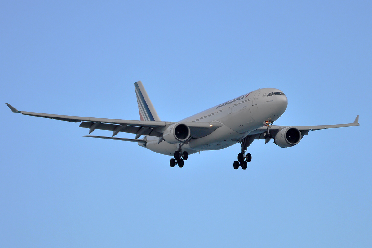 F-GZCB · Airbus A330-203 · (LPA / GCLP)