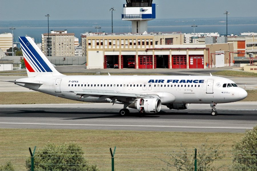 F-GFKA (005) 1987 Airbus A320-111