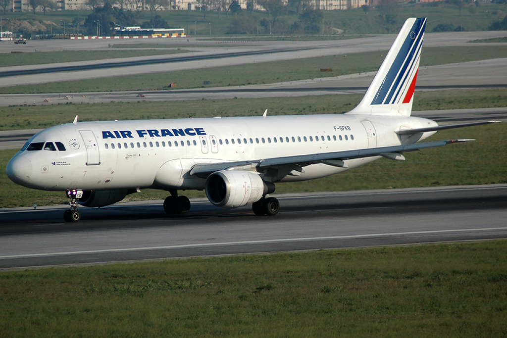 F-GFKB (007) 1987 Airbus A320-111
