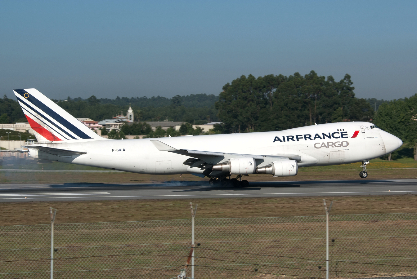 F-GIUA (32866) 2002 Boeing 747-428F(ER)