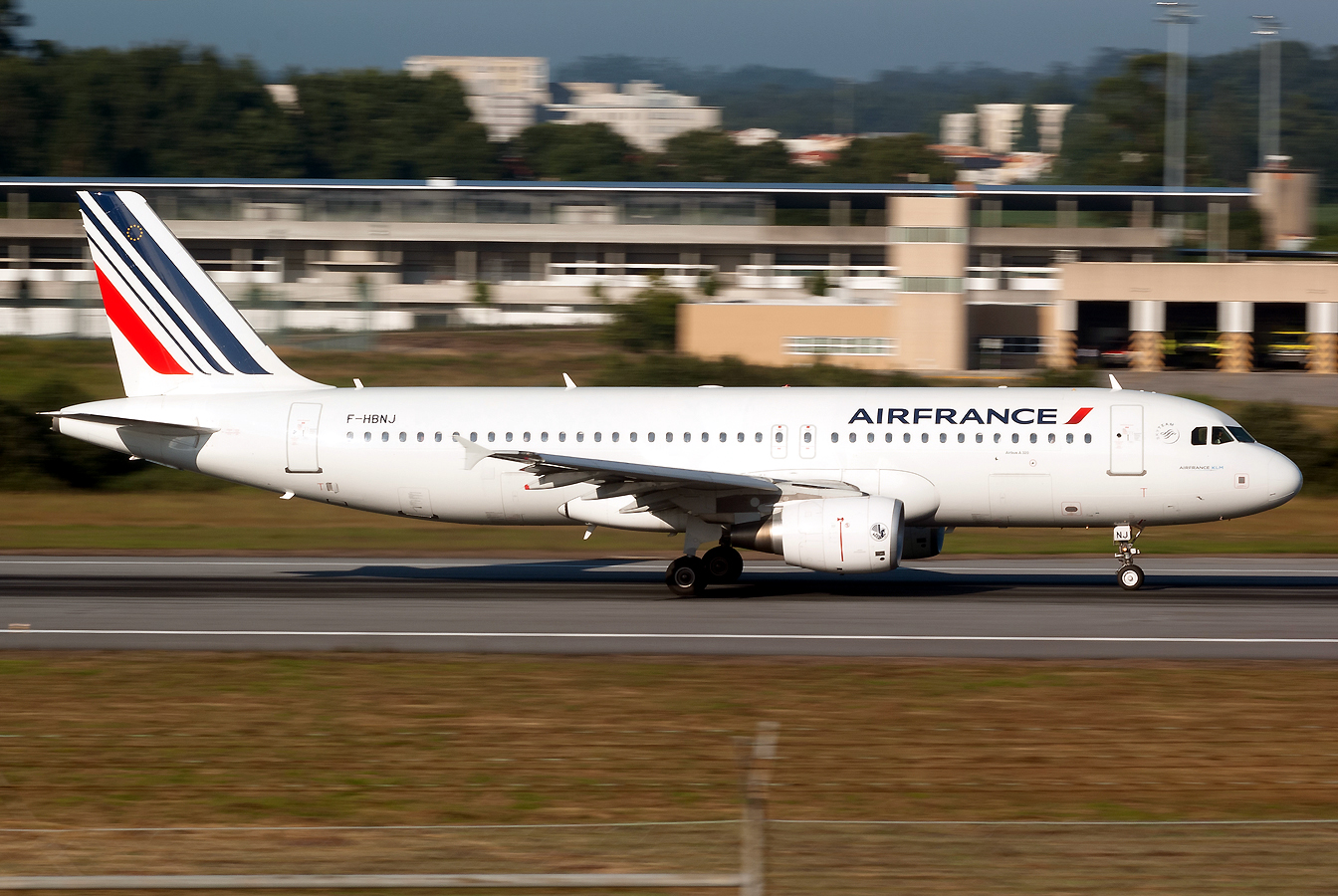 F-HBNJ (4908) 2011 Airbus A320-214