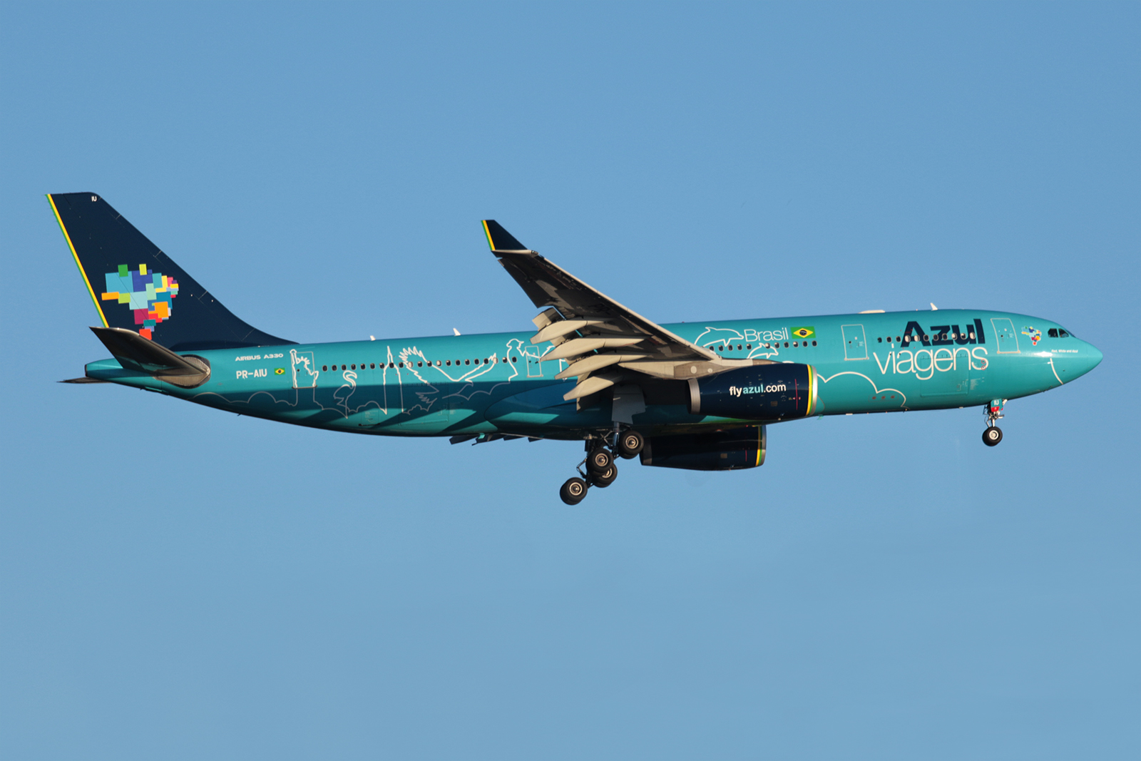 PR-AIU, (cn 494), Airbus A330-243