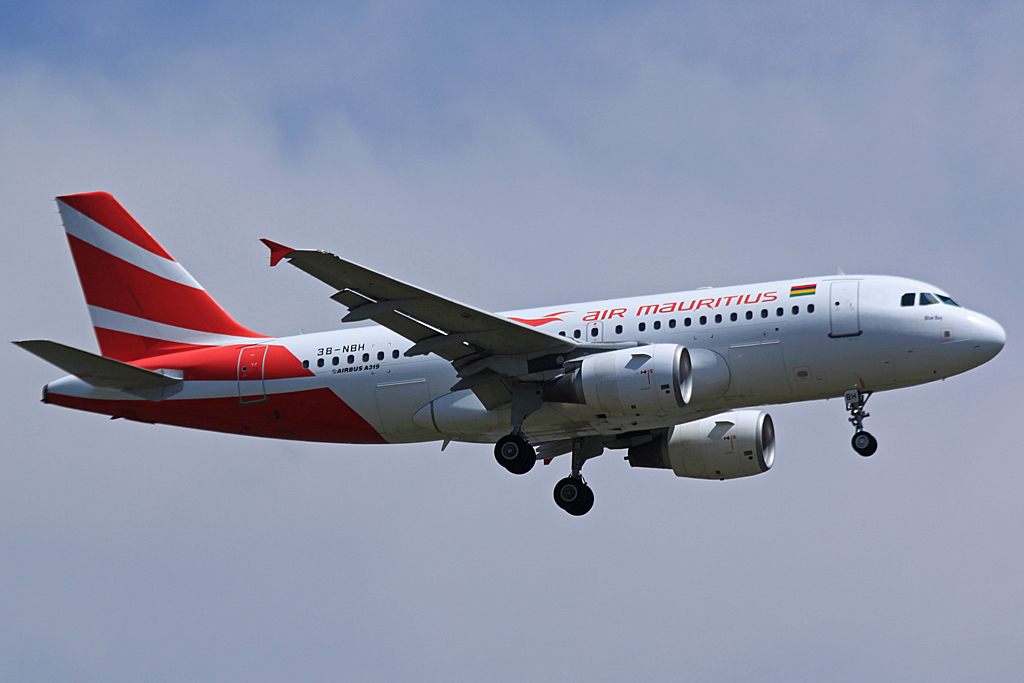 3B-NBH, (cn 1936), Airbus A319-112