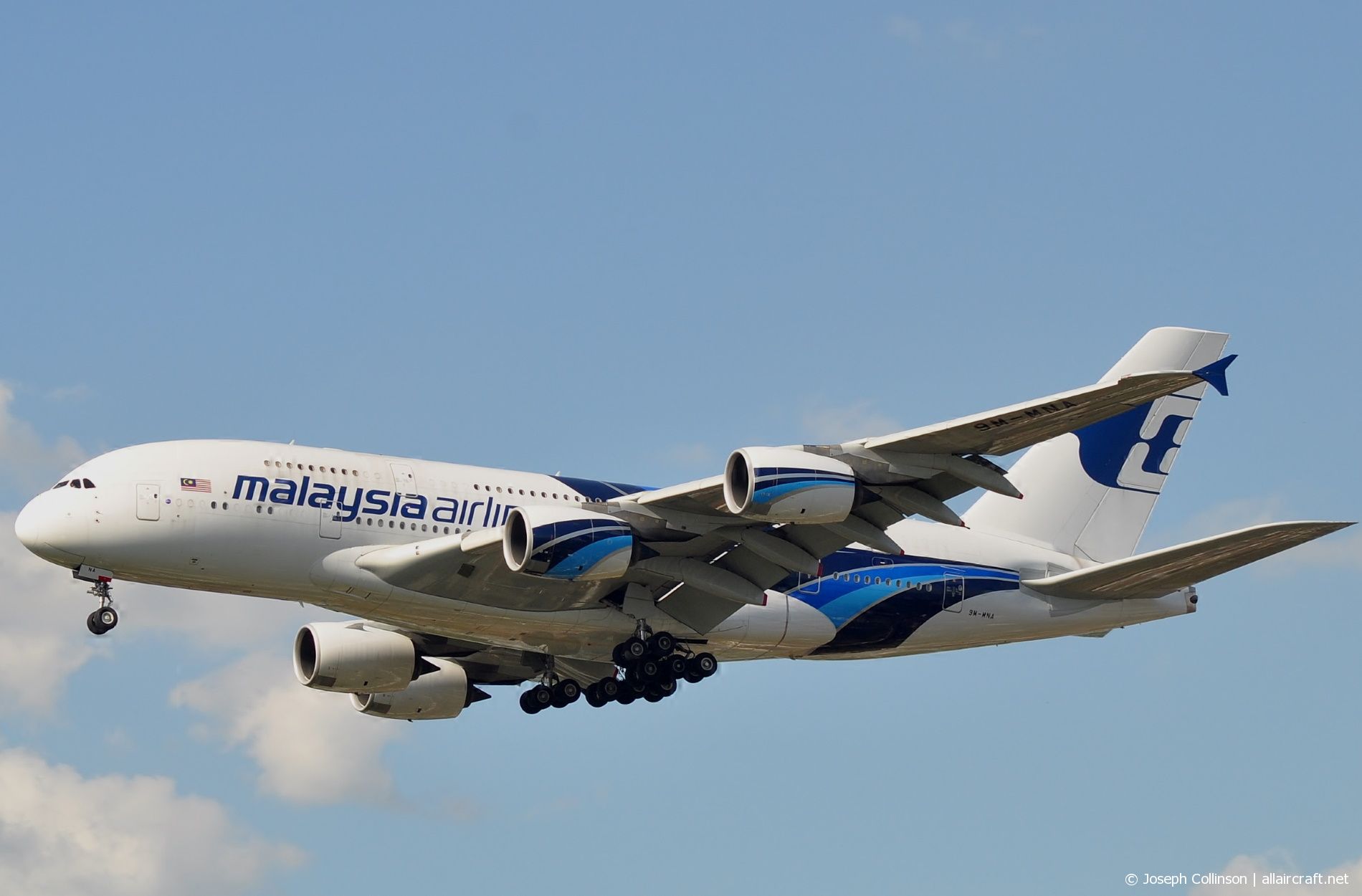9M-MNA · Airbus A380-841 · (LHR / EGLL)