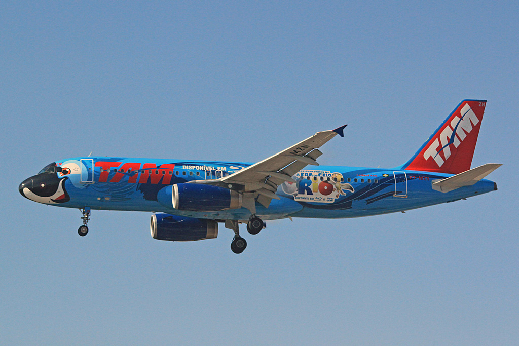 PT-MZN, (cn 440), Airbus A320-231