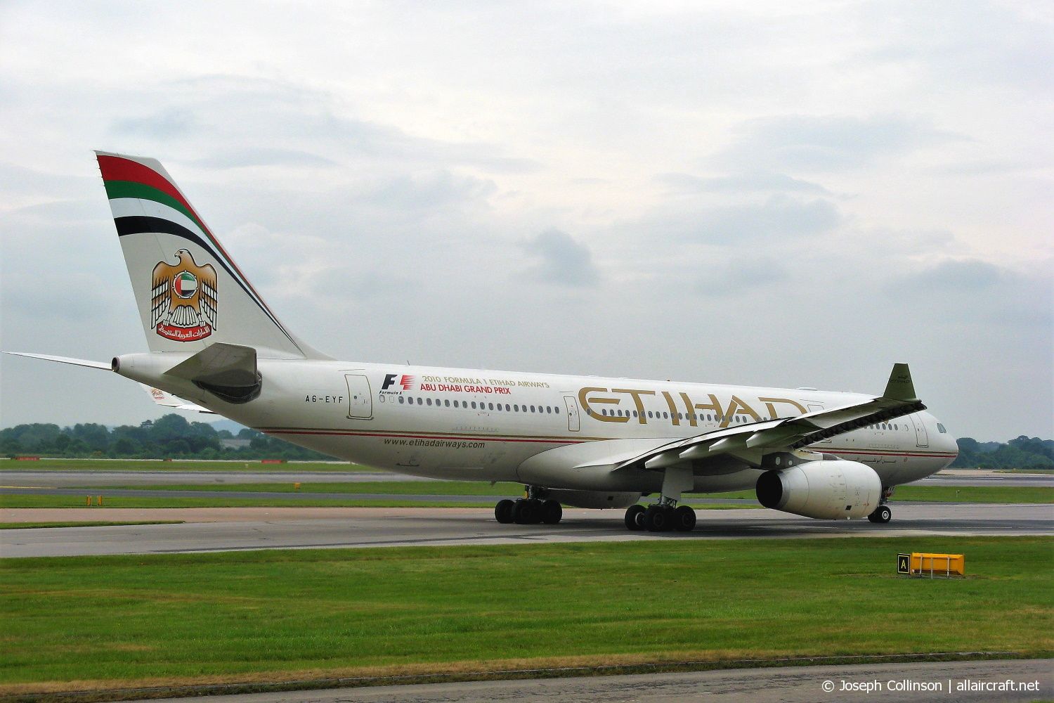 A6-EYF (717) 2006 Airbus A330-243