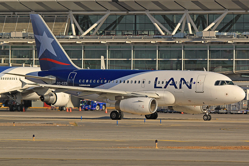 CC-CZS, (cn 3642), Airbus A318-121
