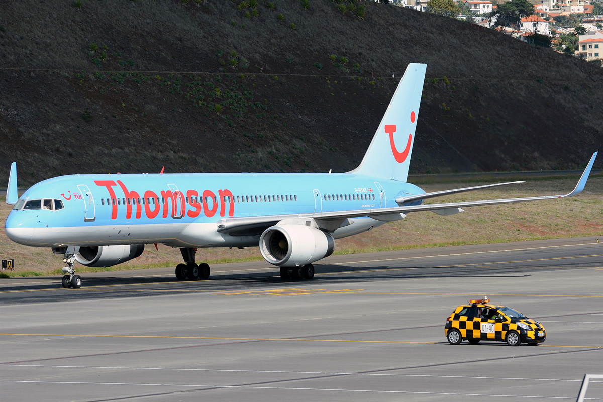 G-BYAX (28834) 1999 Boeing 757-204(WL)