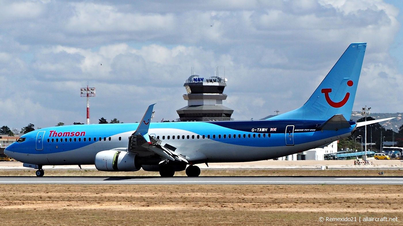 G-TAWH (38107) 2012 Boeing 737-8K5(WL)