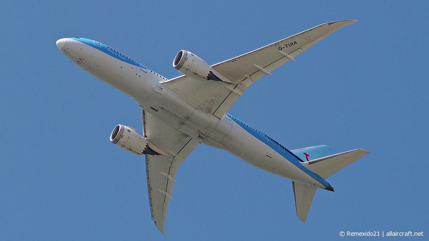 G-TUIA (34422) 2013 Boeing 787-8 Dreamliner