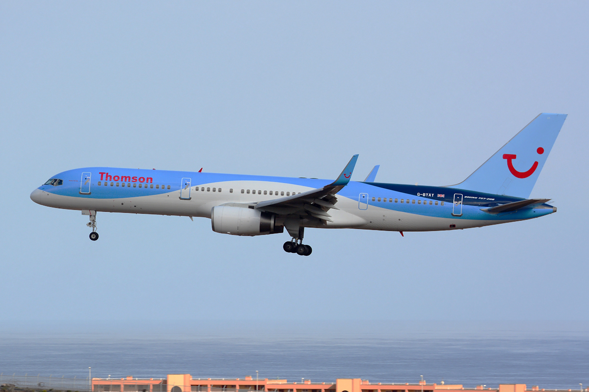 G-BYAY (28836) 1999 Boeing 757-204(WL)
