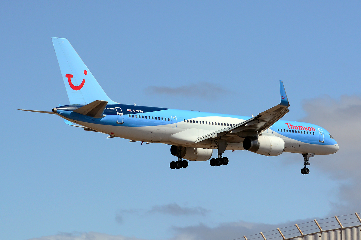 G-CPEU (029941) Boeing 757-236