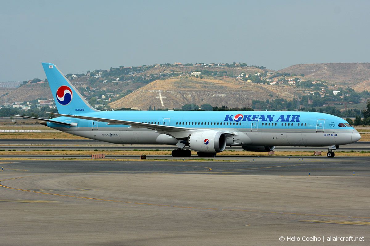 HL8083 (34812) 2017 Boeing 787-9 Dreamliner