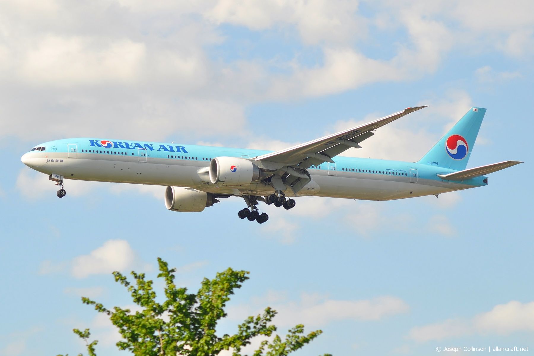 HL8208 (cn 37645) Boeing 777-3B5ER