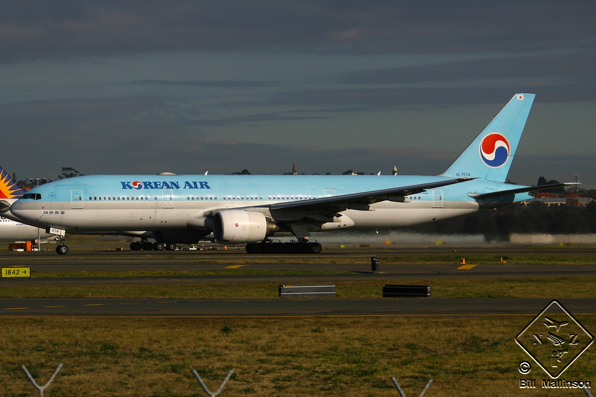 HL7574 (28444) 2000 Boeing 777-2B5