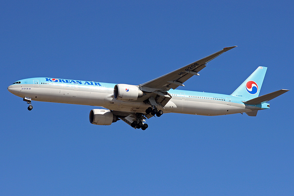 HL8208 (cn 37645) Boeing 777-3B5ER