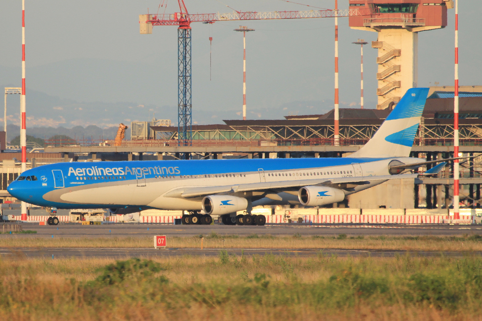 LV-CSD (123) 1996 Airbus A340-313