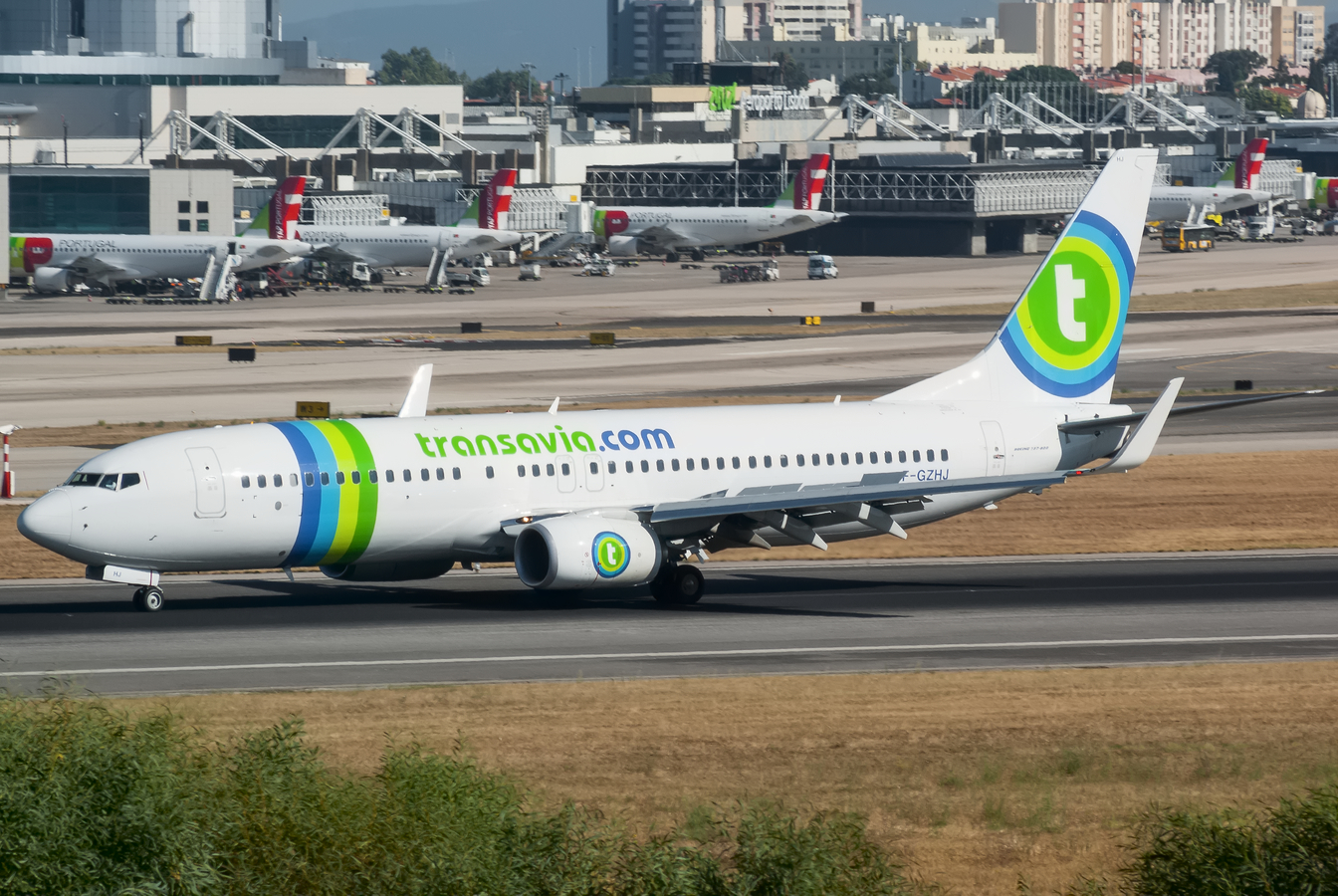 F-GZHJ (37778) 2013 Boeing 737-86J(WL)