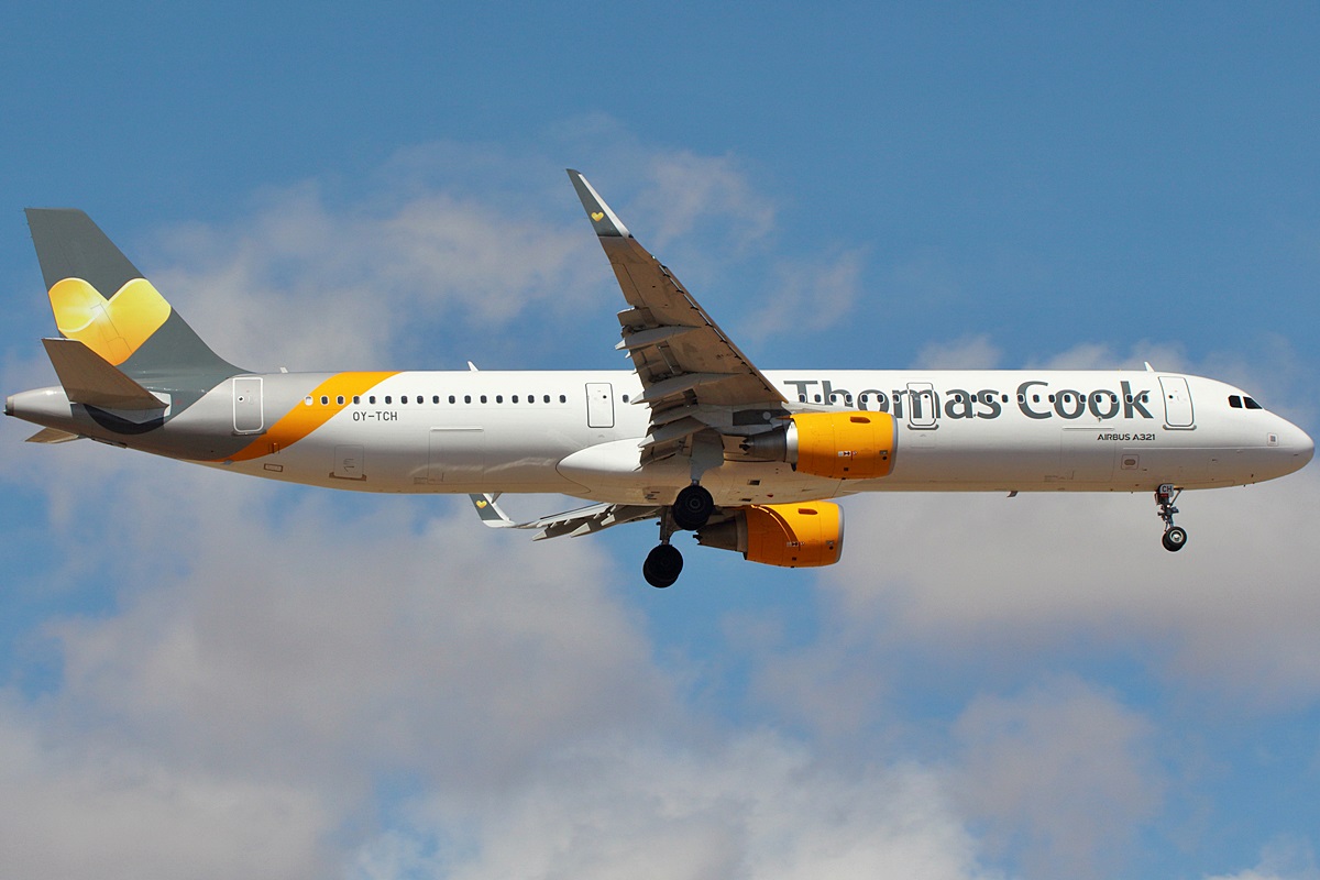 OY-TCH (6438) 2015 Airbus A321-211(WL)