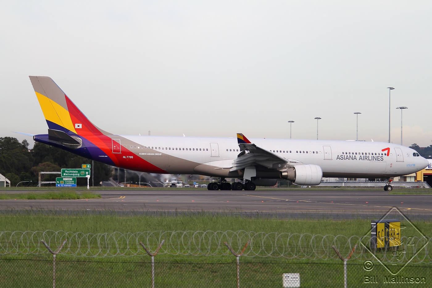 HL7795 (1211) 2011 Airbus A330-323