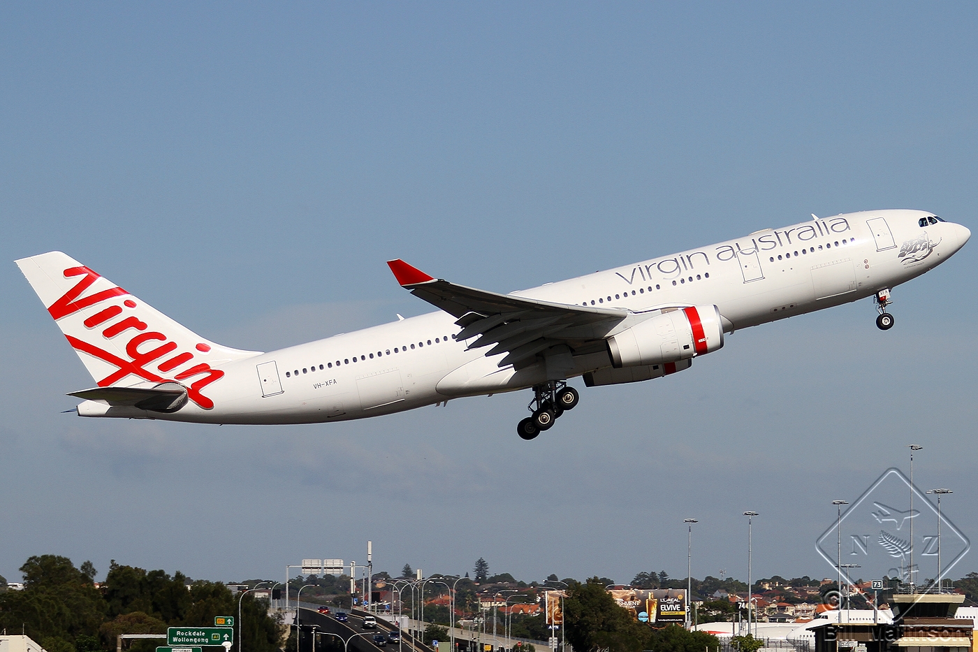 VH-XFA, (cn 365), Airbus A330-243