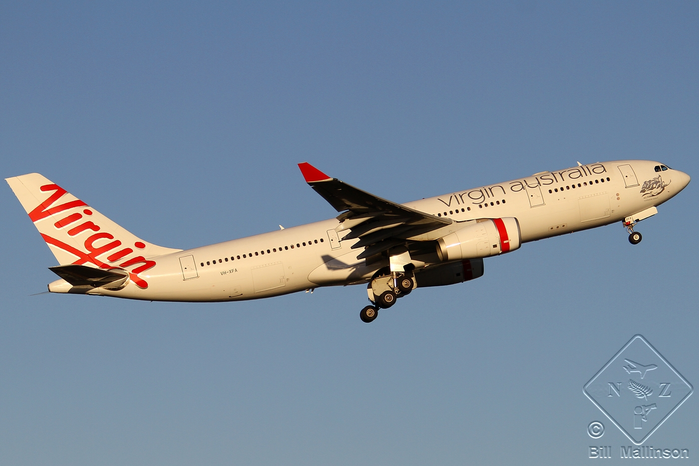 VH-XFA, (cn 365), Airbus A330-243