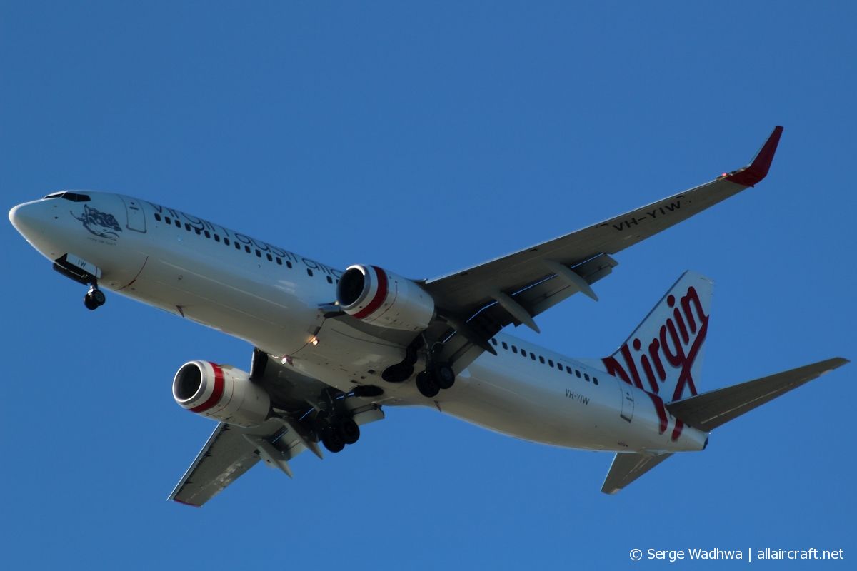VH-YIW (40700) 2014 Boeing 737-8FE(WL)