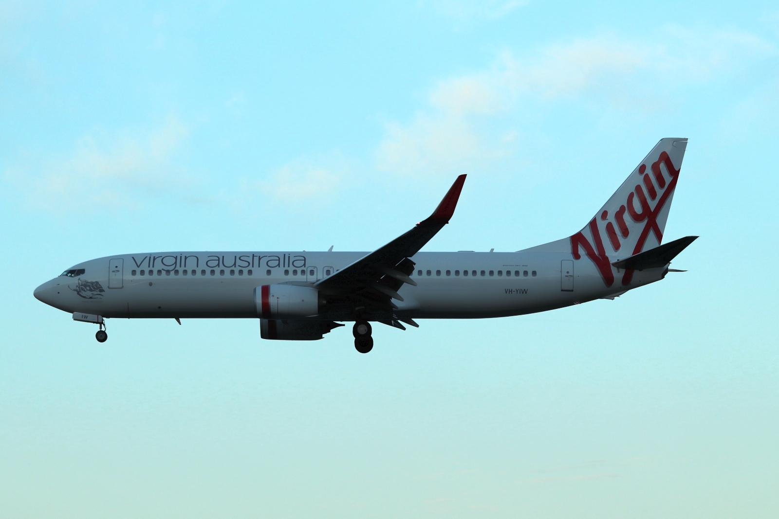 VH-YIW (40700) 2014 Boeing 737-8FE(WL)