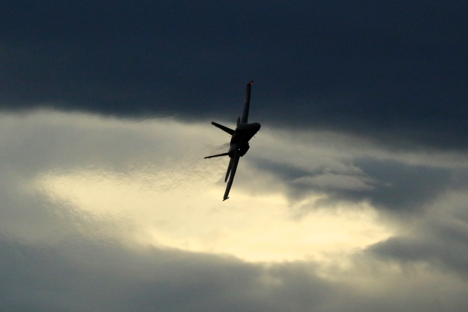 A21-16 (368/AF016) McDonnell Douglas F/A-18A Hornet