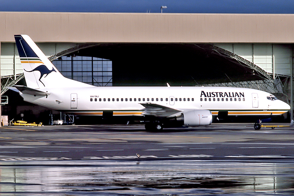 VH-TAJ (cn 23484) Boeing 737-376