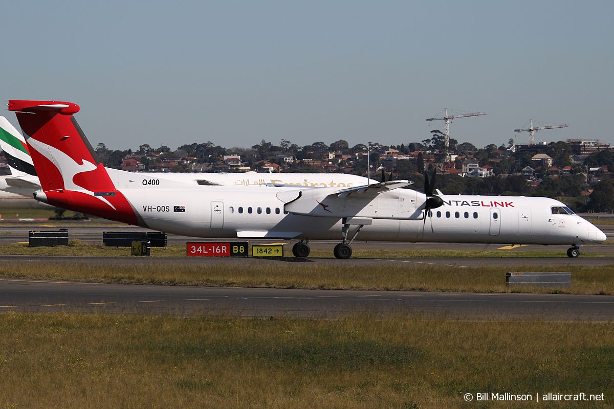 VH-QOS (4263) 2009 Bombardier Dash 8-Q402
