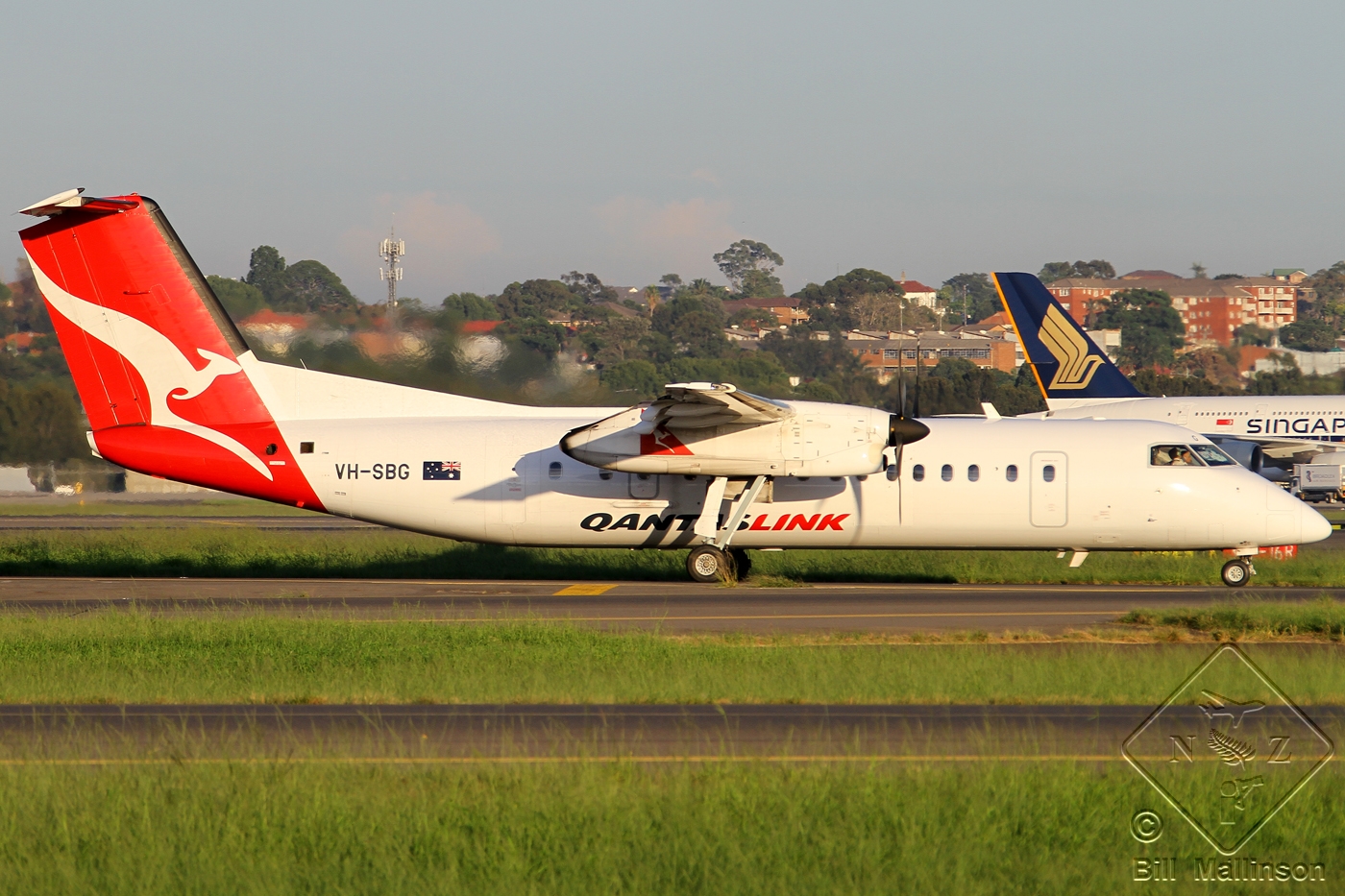 VH-SBG (575) 2001 Bombardier Dash 8-Q315