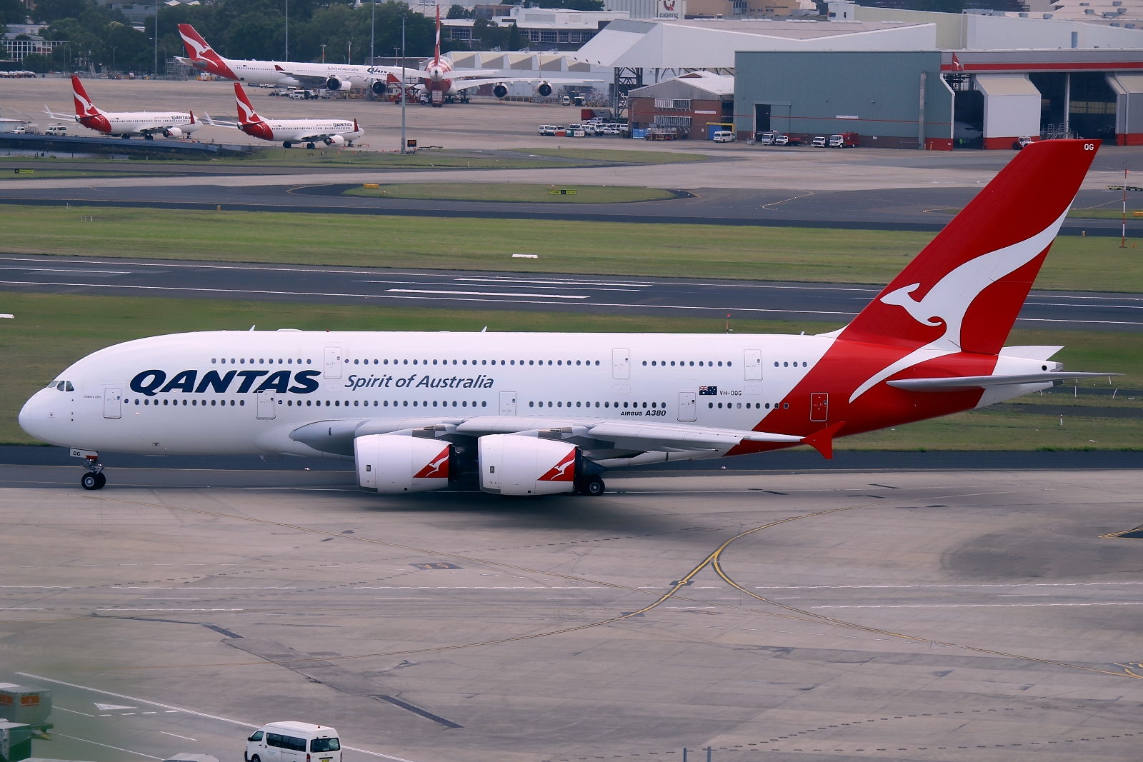 VH-OQG (047) 2009 Airbus A380-842
