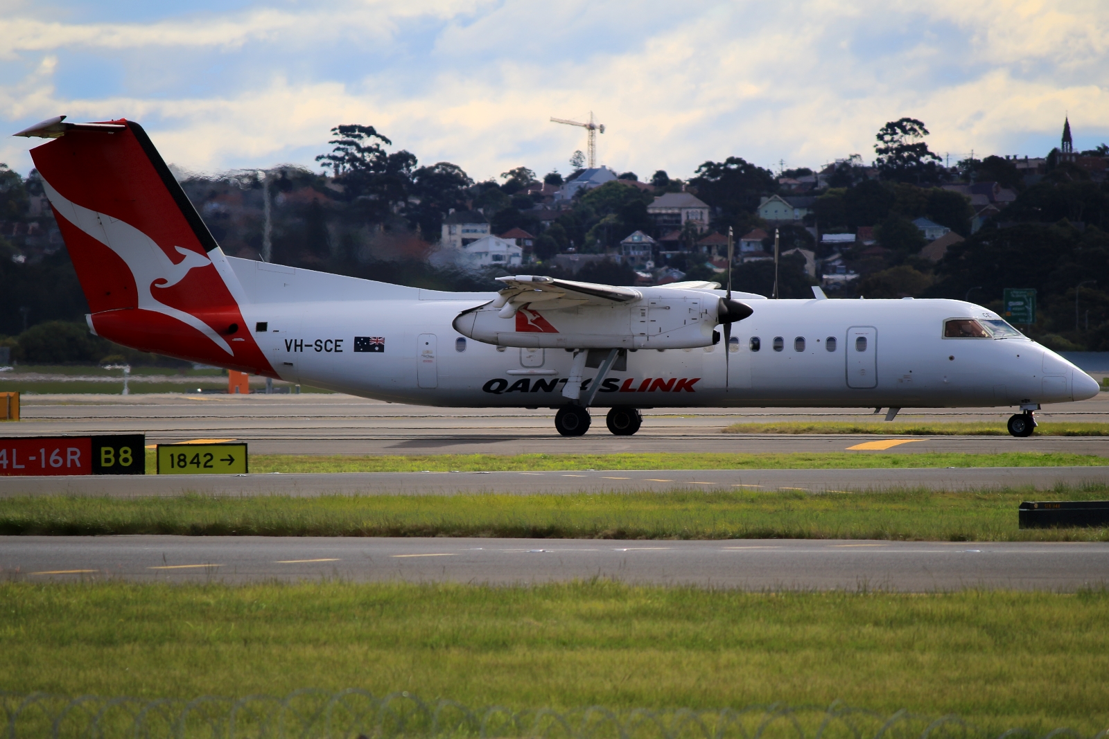 VH-SCE (602) 2004 Bombardier Dash 8-Q315