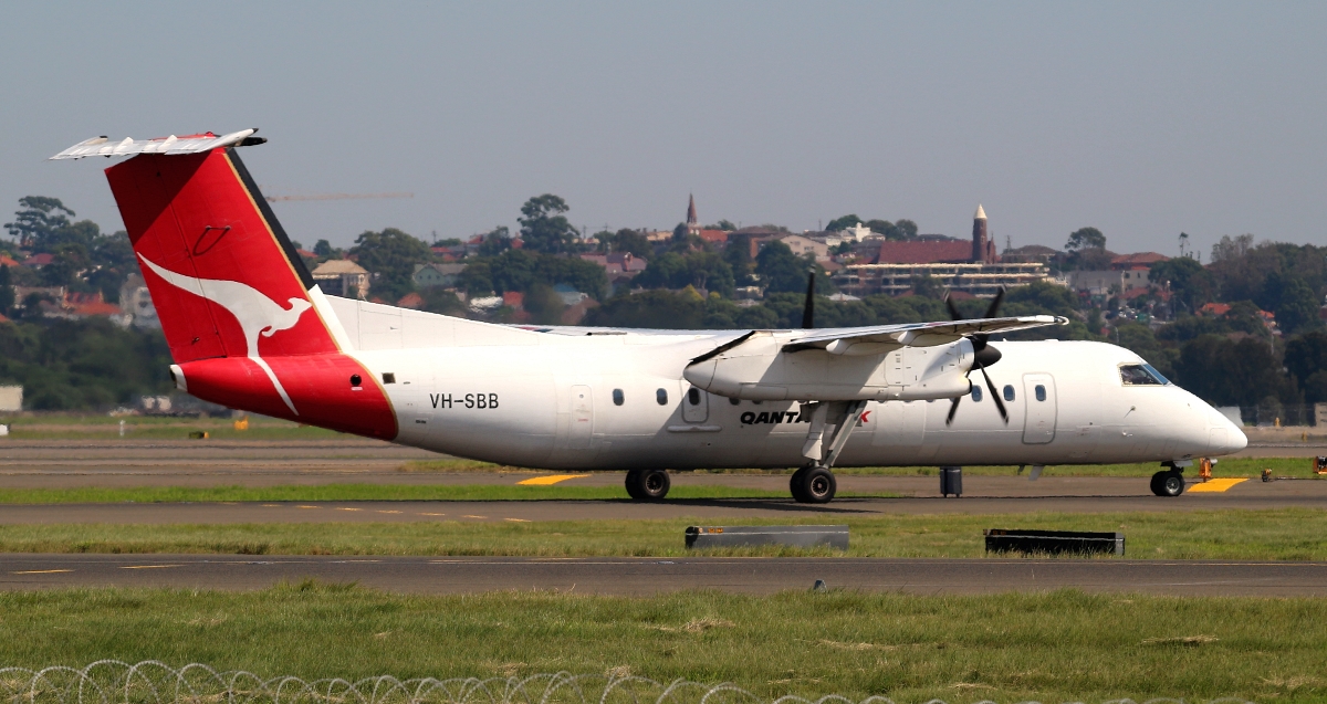VH-SBB (539) 1999 Bombardier Dash 8-Q311