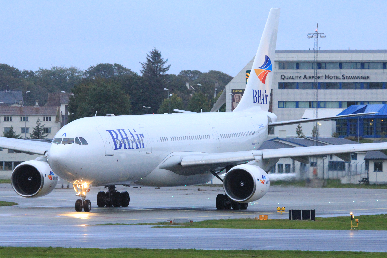 LZ-AWA (cn 255) Airbus A330-223