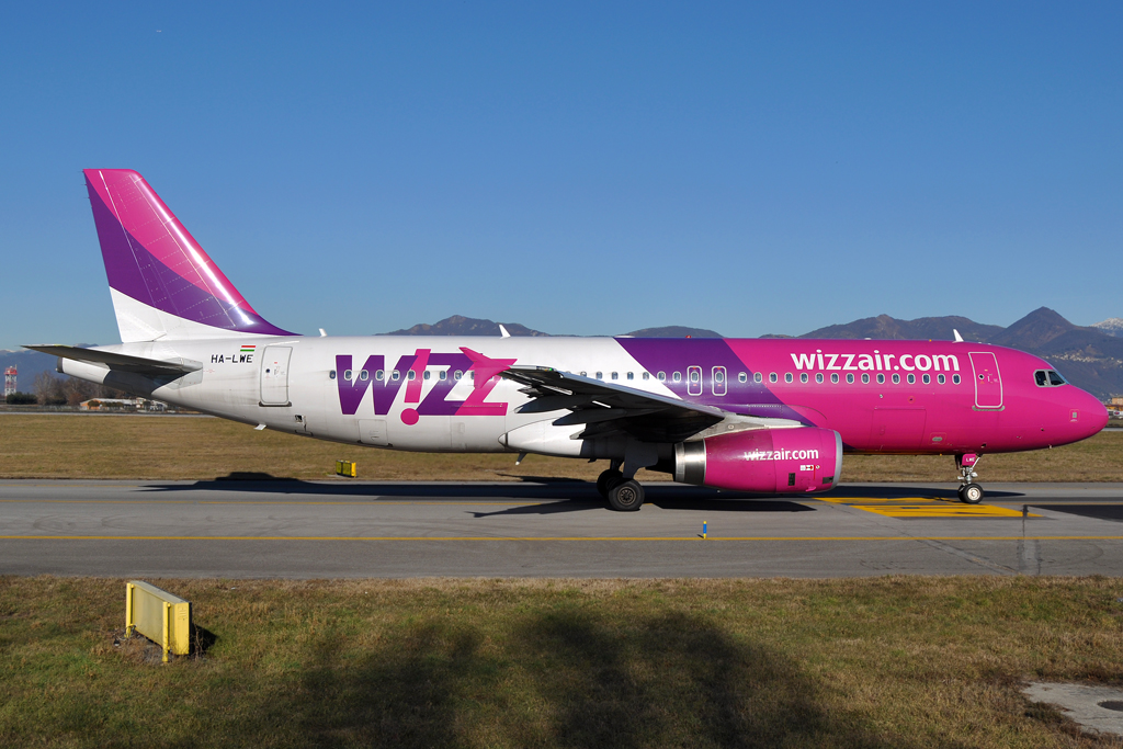 HA-LWE (4372) 2010 Airbus A320-232