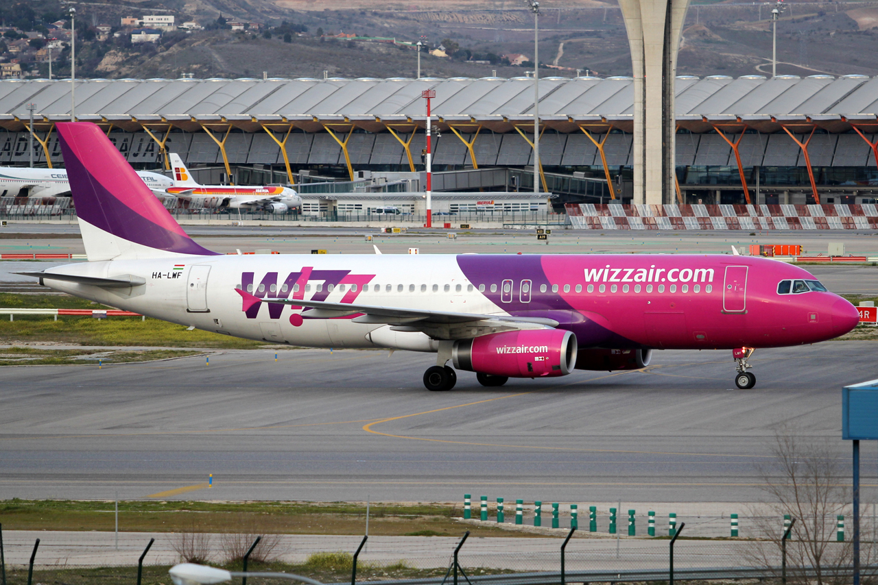 HA-LWF (3562) 2008 Airbus A320-232