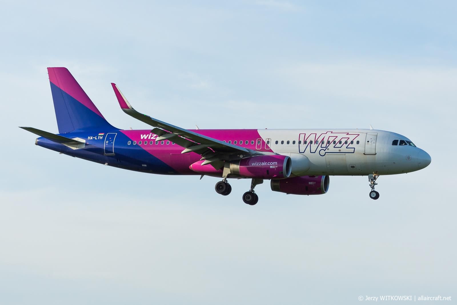 HA-LYH (6235) 2014 Airbus A320-232(WL)