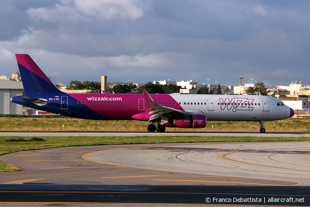 HA-LXH (7217) 2016 Airbus A321-231(WL)