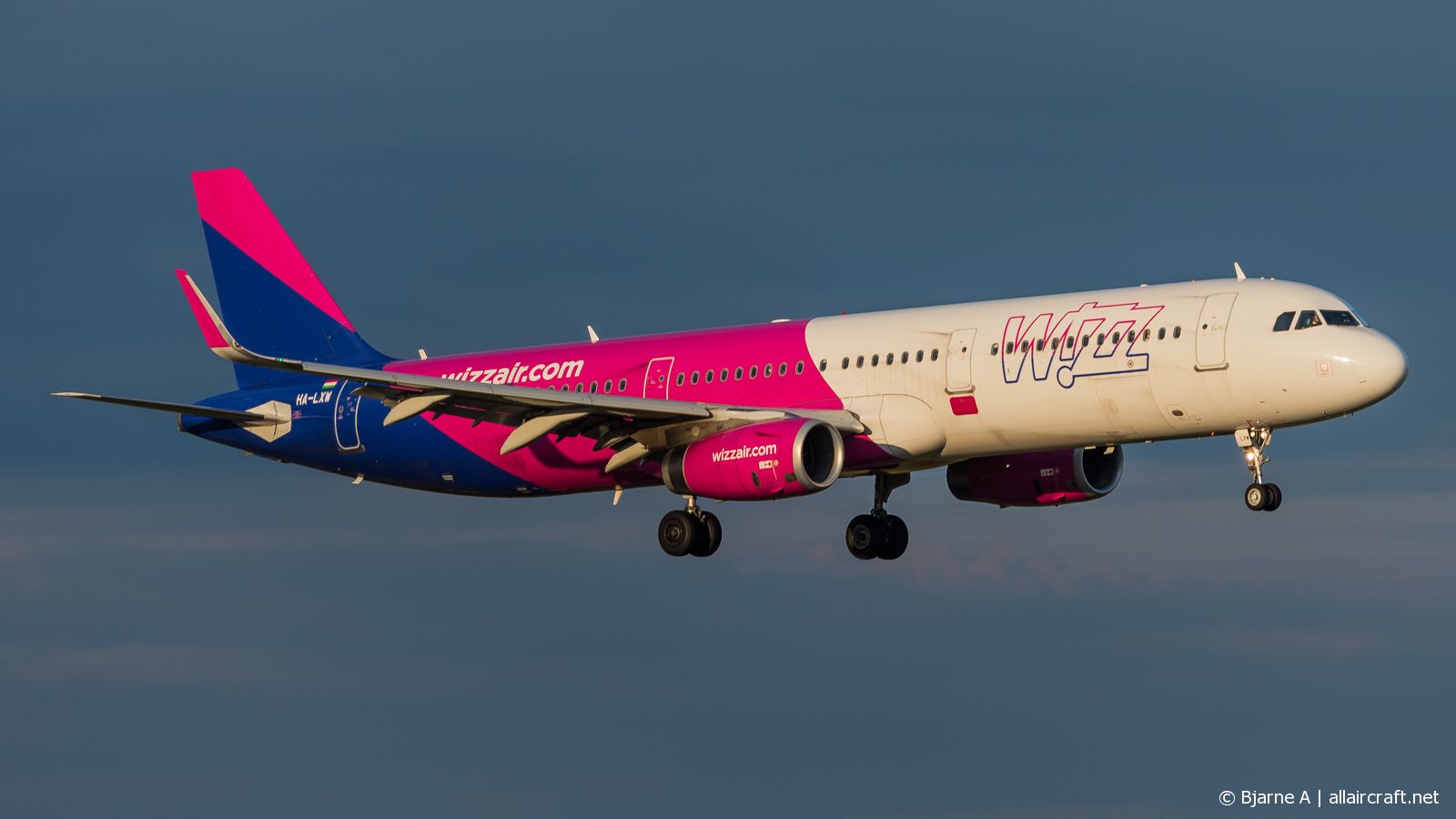 HA-LXW (7947) 2017 Airbus A321-231(WL)