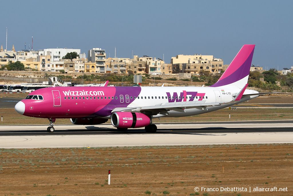 HA-LYO (6576) 2015 Airbus A320-232 WL