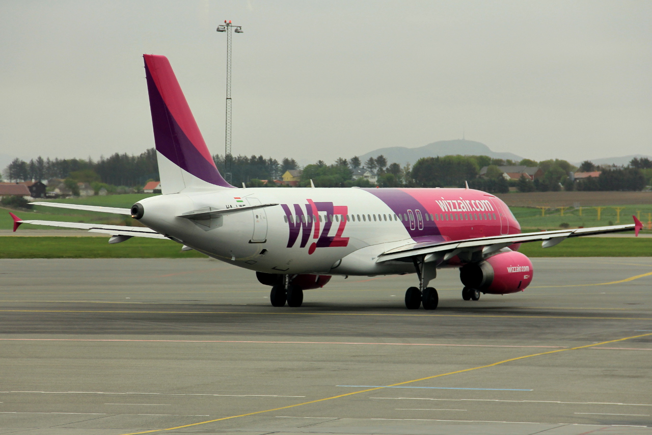 HA-LWF (3562) 2008 Airbus A320-232